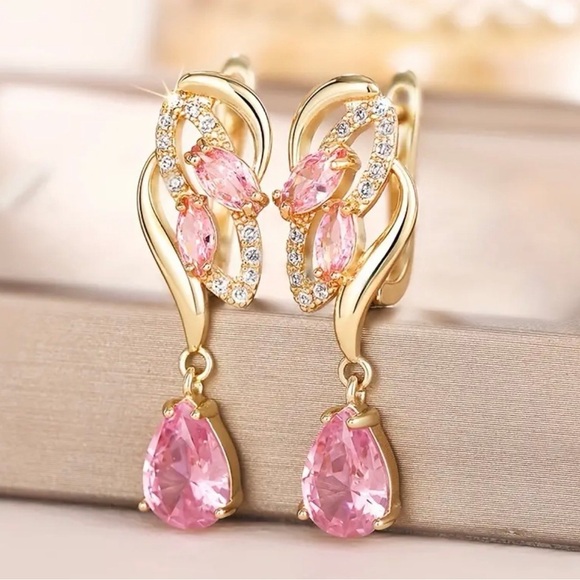 Anthropologie Jewelry - Elegant Gold and Pink Crystal Earrings.